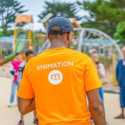 animateur animatrice enfants ados sportif mini club enfant au camping la mer blanche a benodet