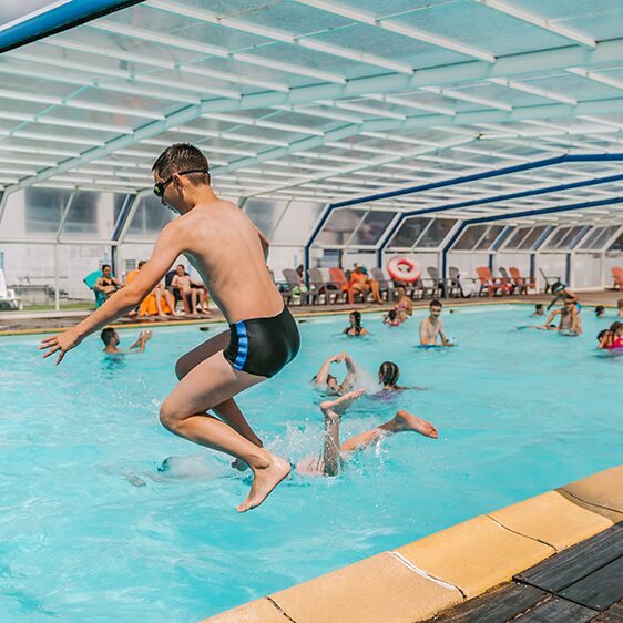 camping avec piscine couverte a benodet